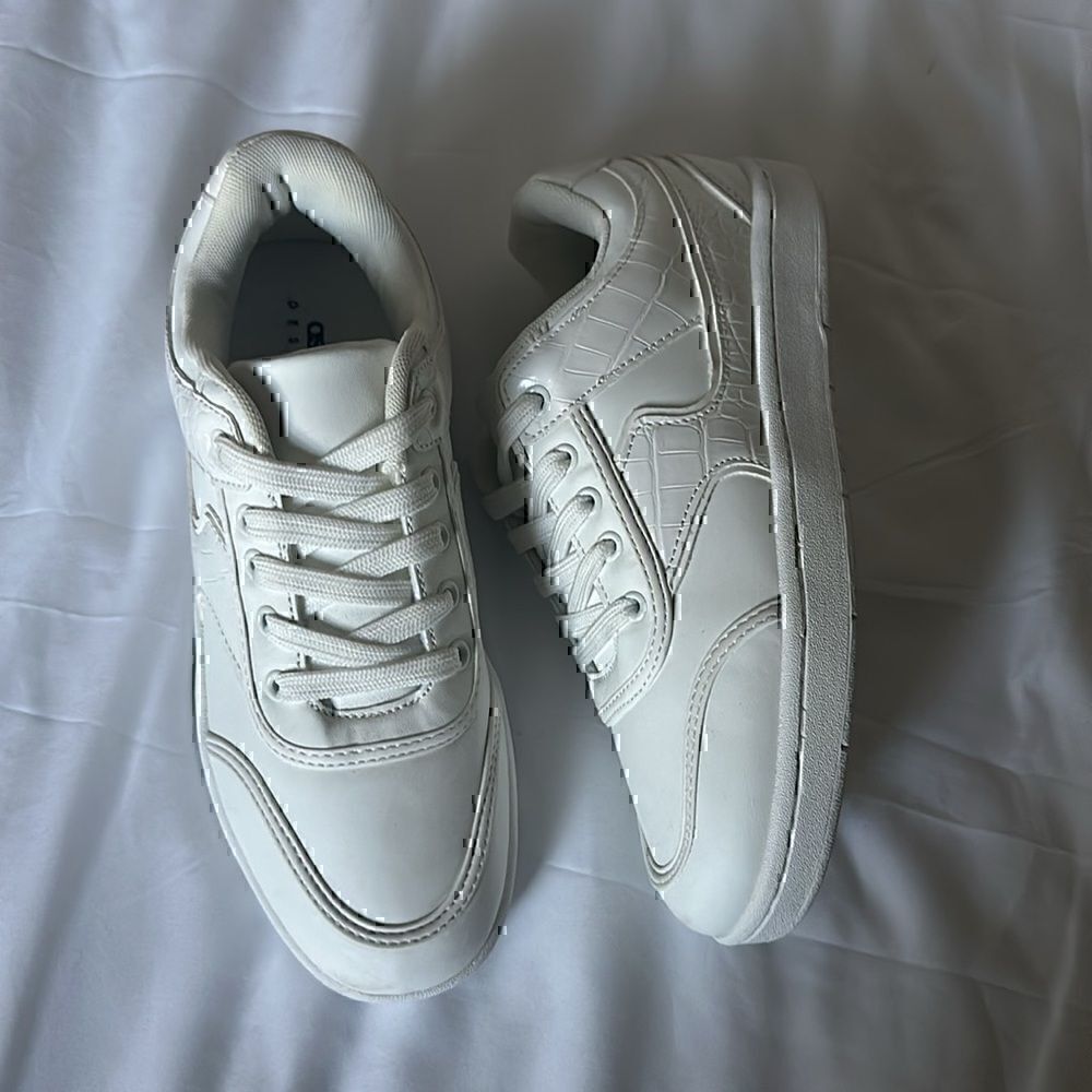 NEW ASOS Design Deal low Top Croc Sneakers White (Men’s 6, Womens 8)